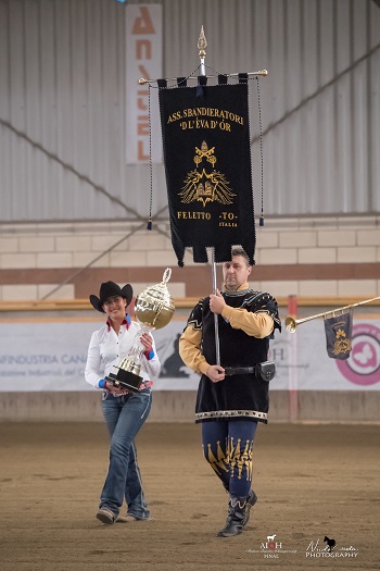 1 - Parata delle Regioni - Entrata in arena della Coppa delle Regioni_350